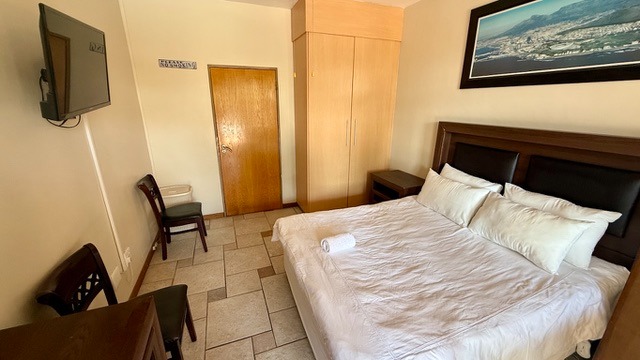 To Let 5 Bedroom Property for Rent in Sunset Beach Western Cape